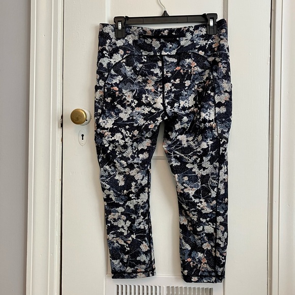 LULULEMON Speed Up Crop Spring Bloom Multi Size 10 - Picture 5 of 7
